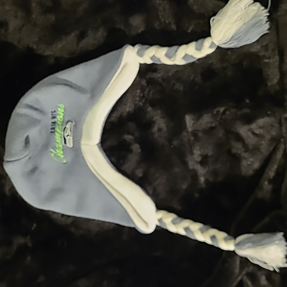 3/$15🚨WAS $39.  FL 2014 Championship SEAHAWKS Winter Youth Hat